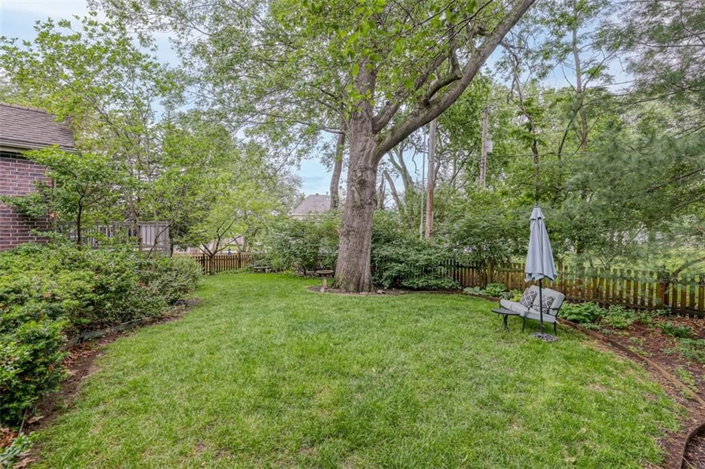 10829 BALTIMORE Avenue — photo 35