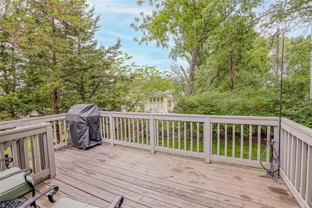 10829 BALTIMORE Avenue — photo 36