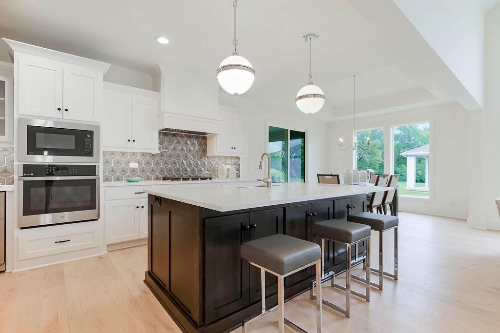 15910 W 163rd Terrace — photo 6