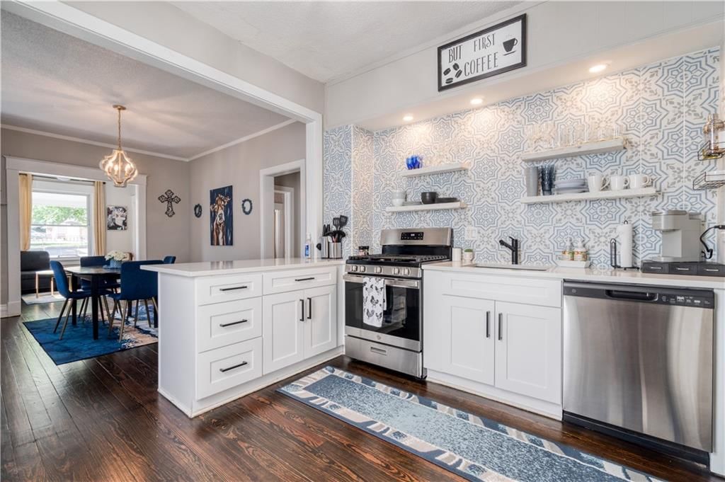 1218 W 41 Street — photo 11