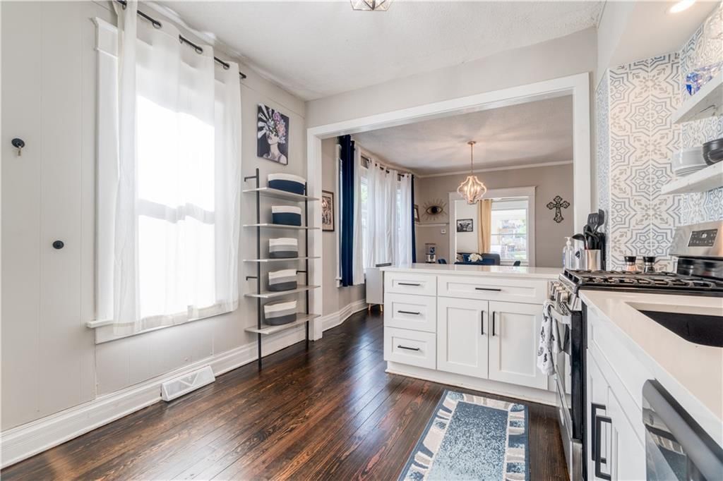 1218 W 41 Street — photo 13