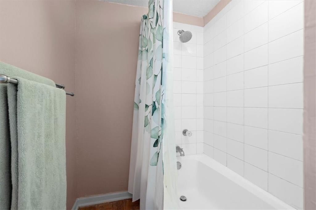 5438 Lamar Avenue — photo 21