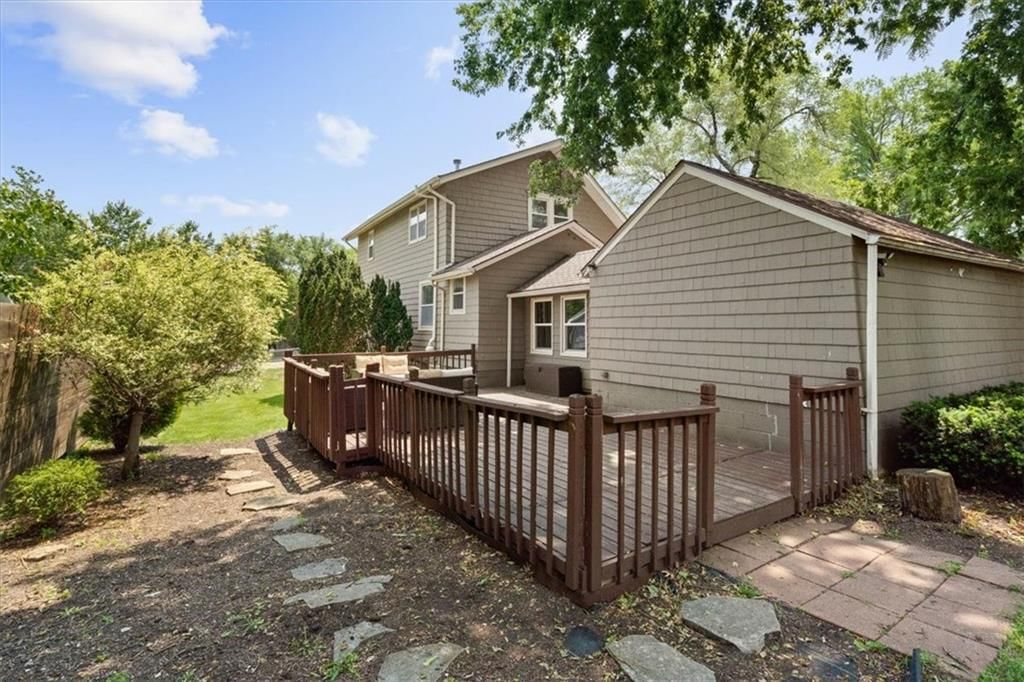 5438 Lamar Avenue — photo 27