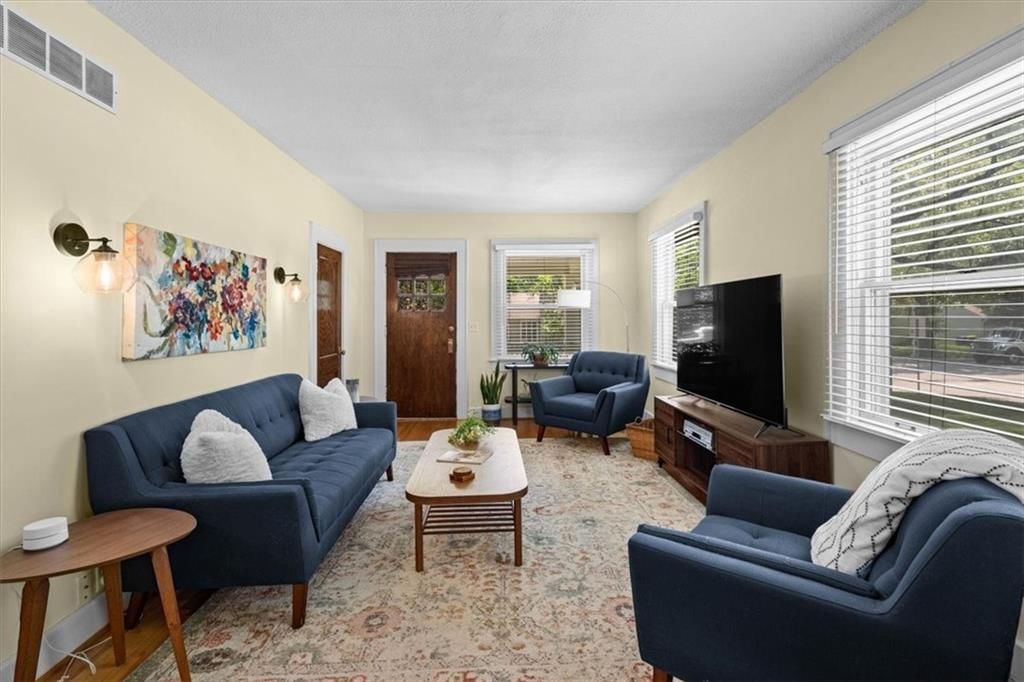 5438 Lamar Avenue — photo 4
