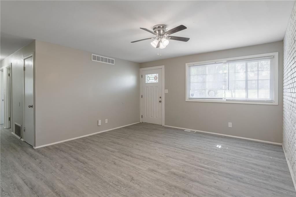 8516 Oldham Road — photo 4