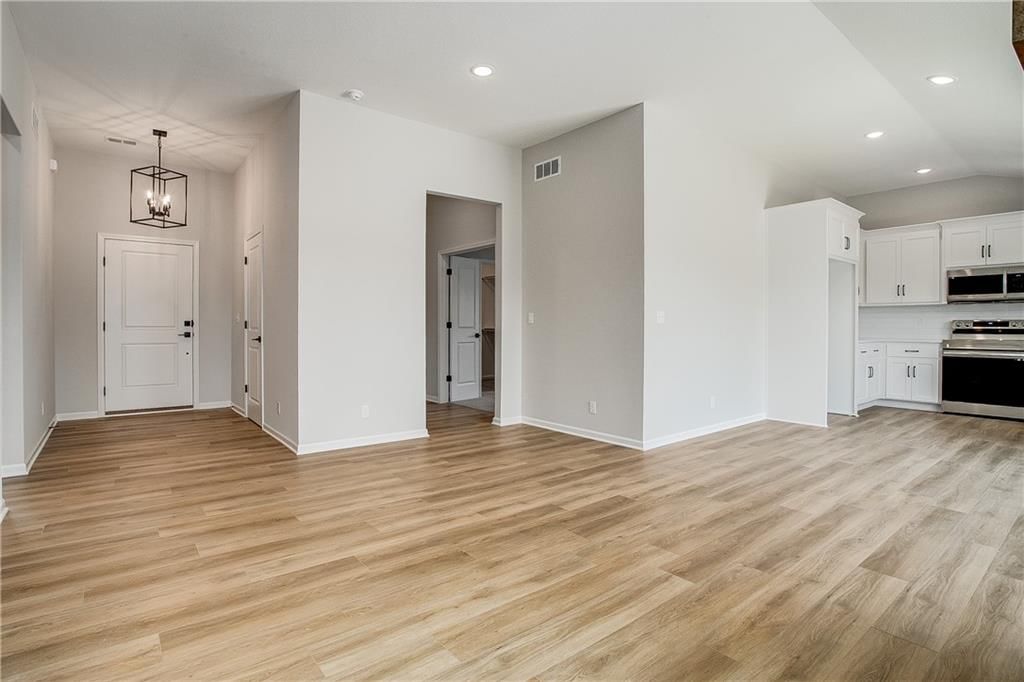 22430 S Jefferson Street — photo 7