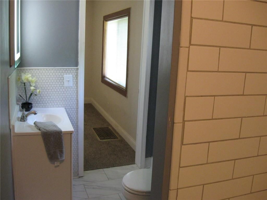 800 N Broadway Street — photo 20