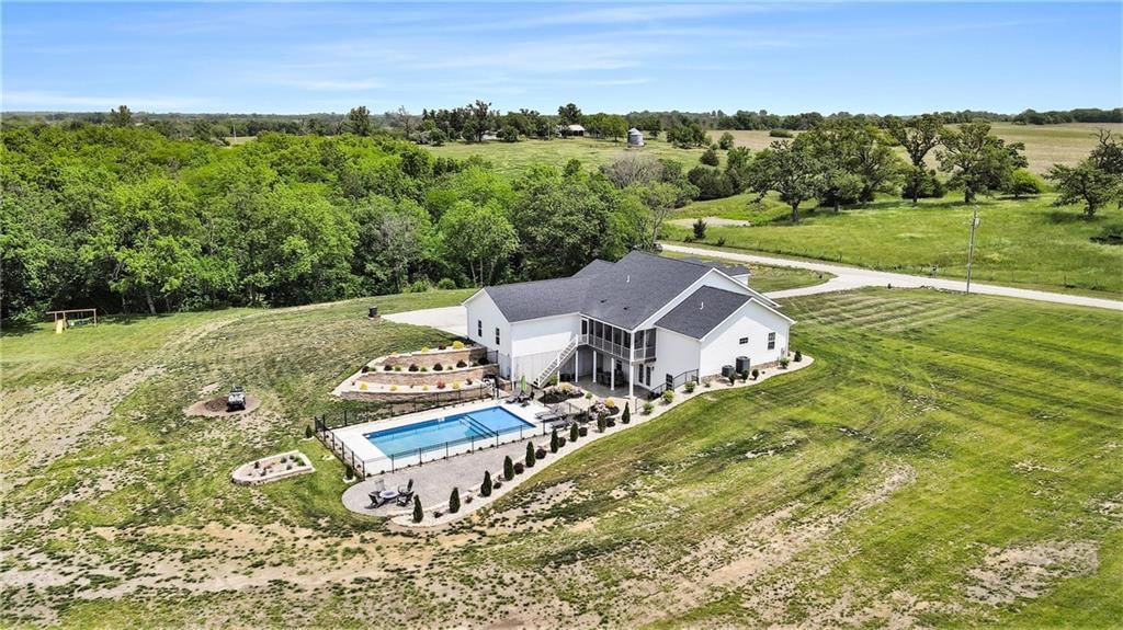 4709 SW Thornton Road — photo 36