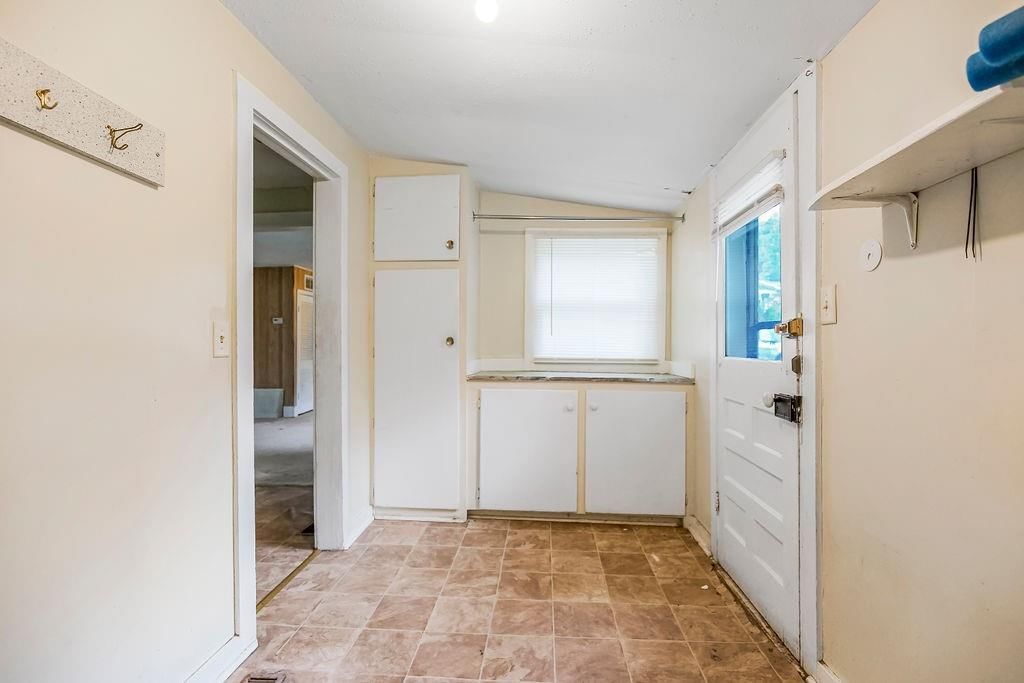 479 E Mill Street — photo 11