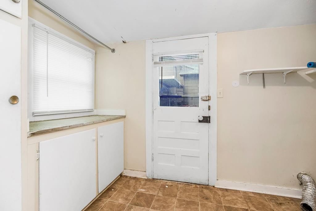 479 E Mill Street — photo 12