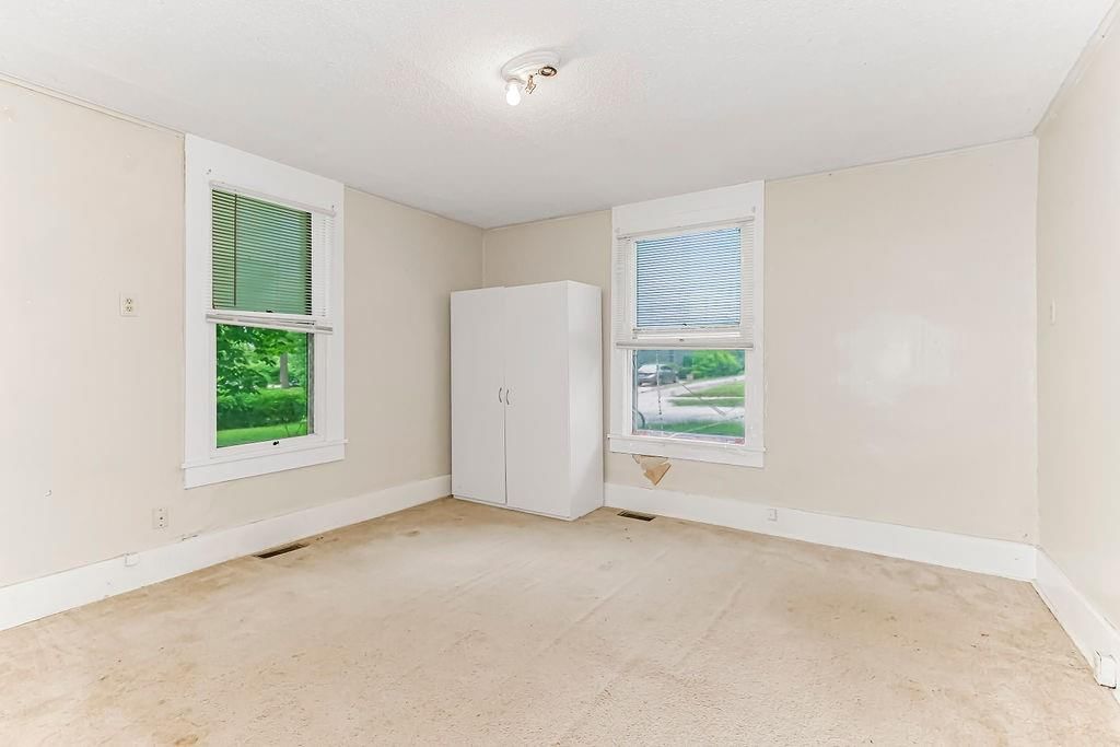 479 E Mill Street — photo 16