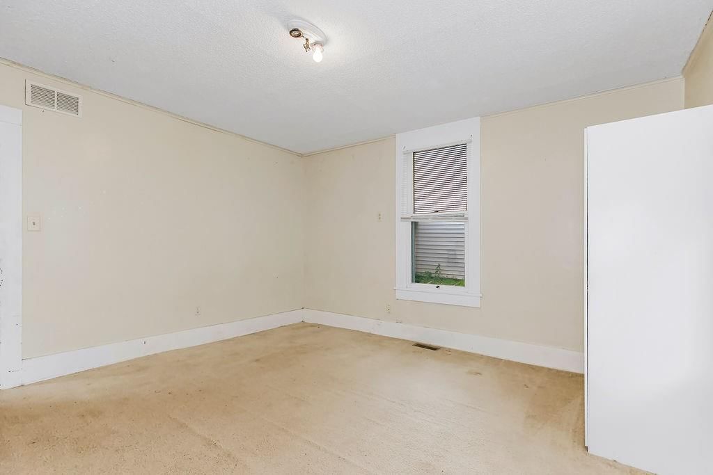 479 E Mill Street — photo 17