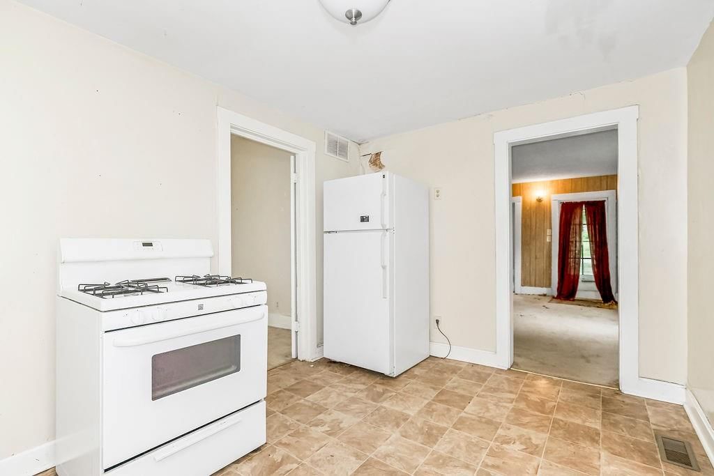 479 E Mill Street — photo 6