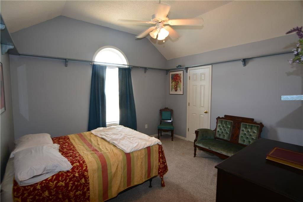 2033 SW Post Oak Road — photo 15