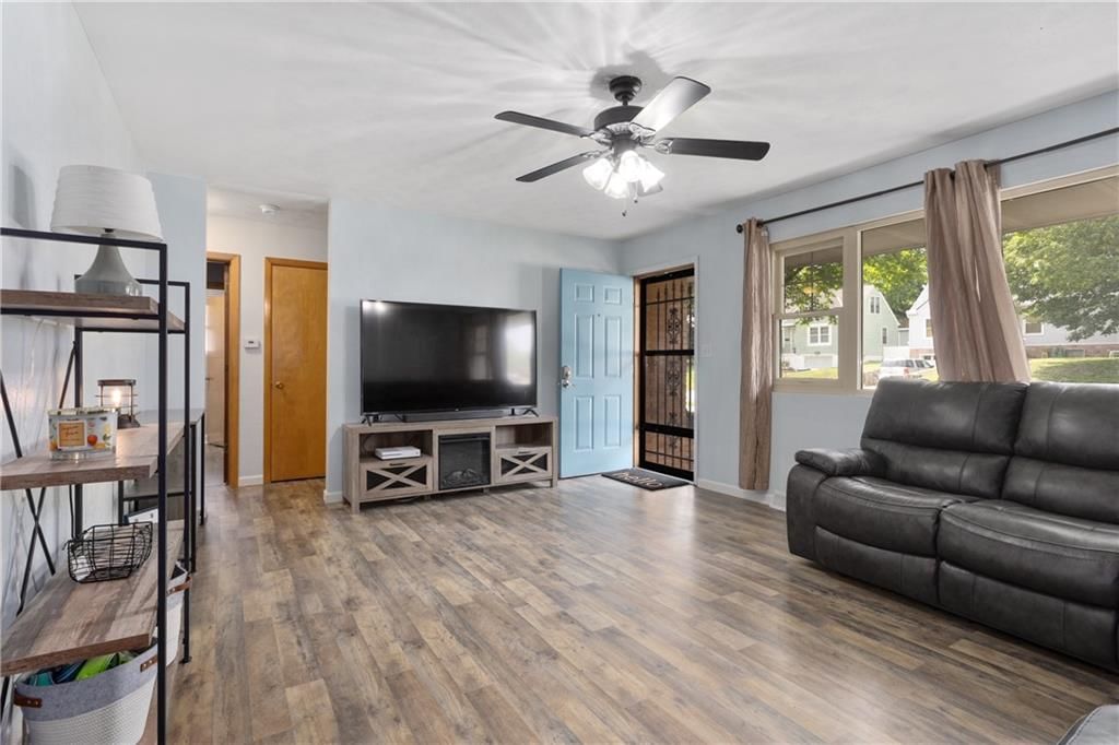 511 S Northern Boulevard — photo 4