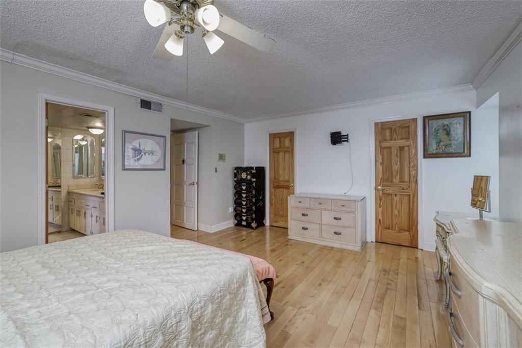 10156 Locust Street — photo 12