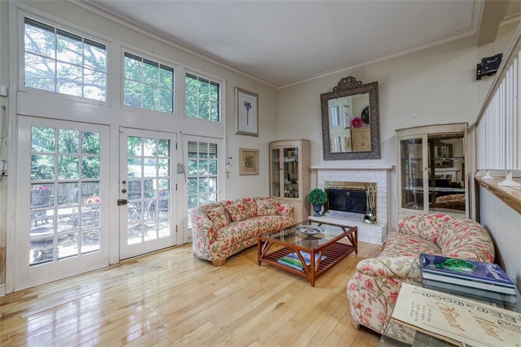 10156 Locust Street — photo 3