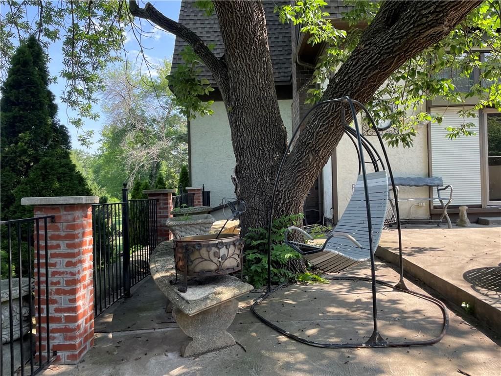 10156 Locust Street — photo 35