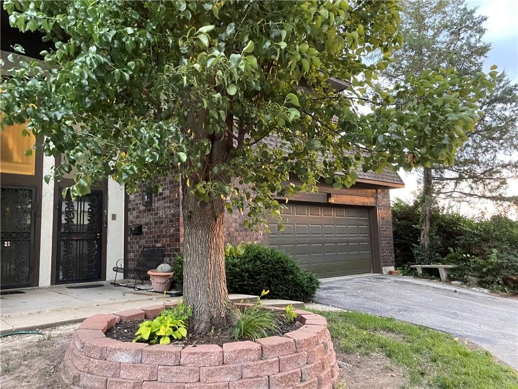 10156 Locust Street — photo 61
