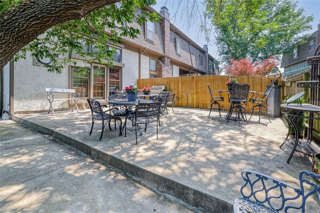 10156 Locust Street — photo 70