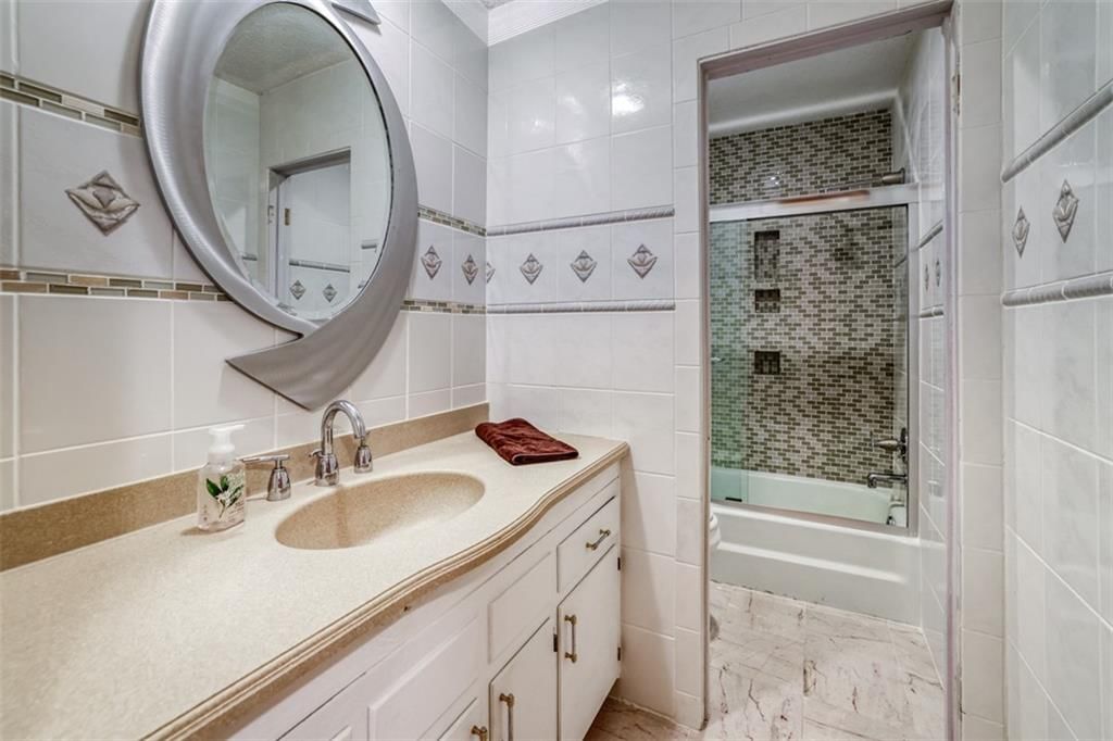 10156 Locust Street — photo 8