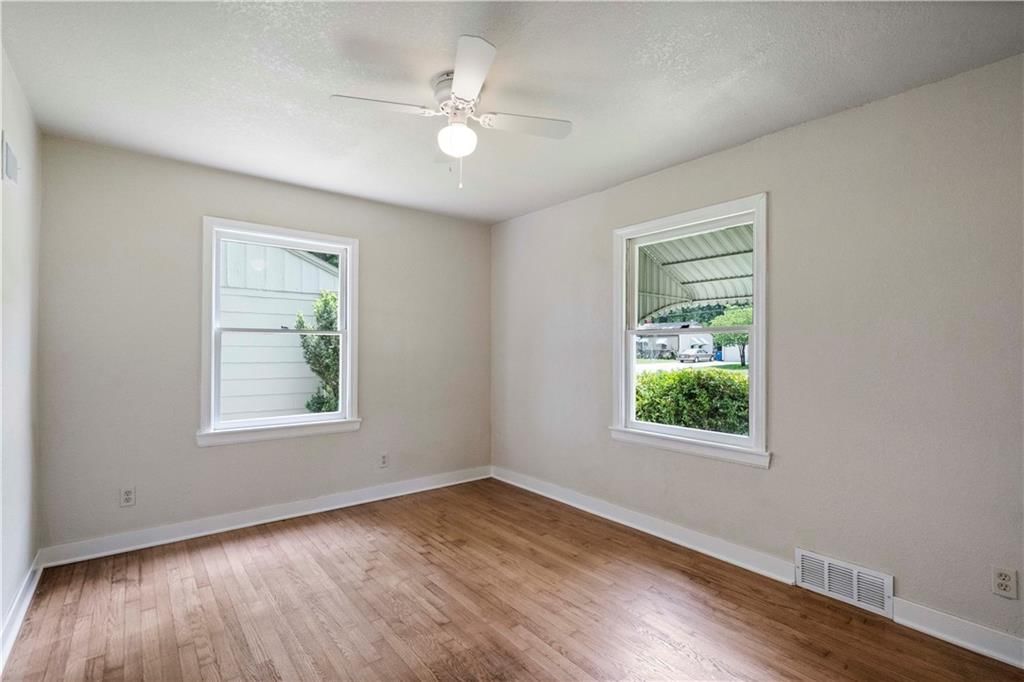 9006 E Gregory Boulevard — photo 14