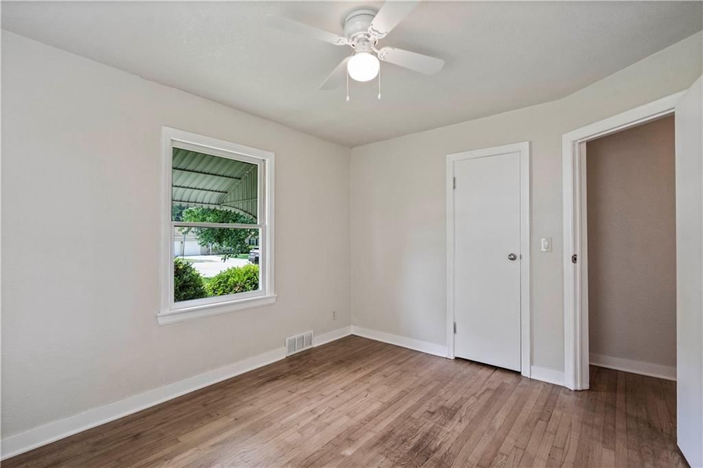 9006 E Gregory Boulevard — photo 15