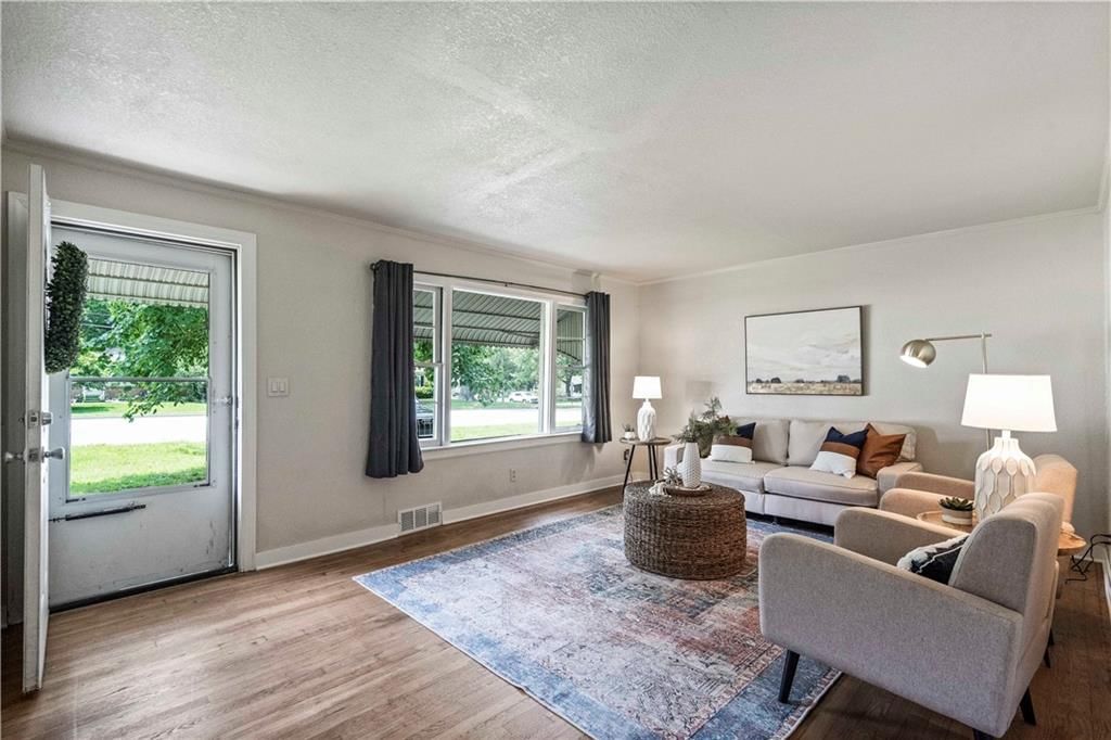 9006 E Gregory Boulevard — photo 4