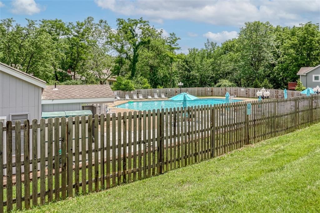 13407 W 80th Terrace — photo 39