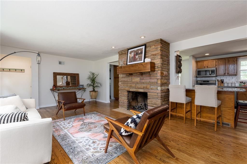 4424 N Grand Avenue — photo 11