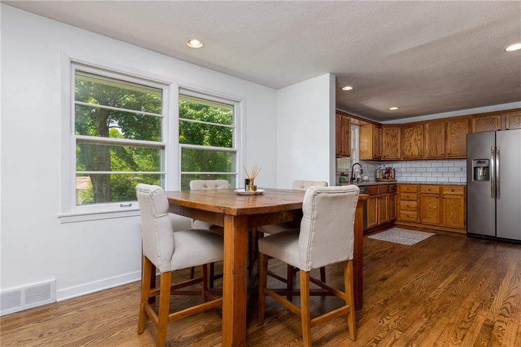 4424 N Grand Avenue — photo 17