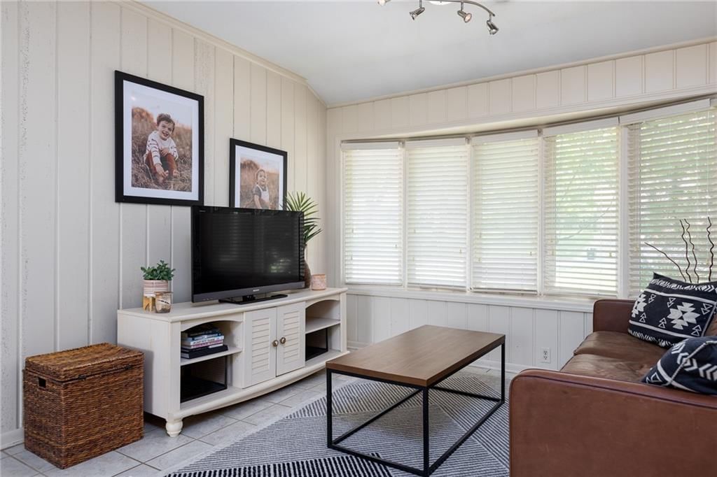 4424 N Grand Avenue — photo 27