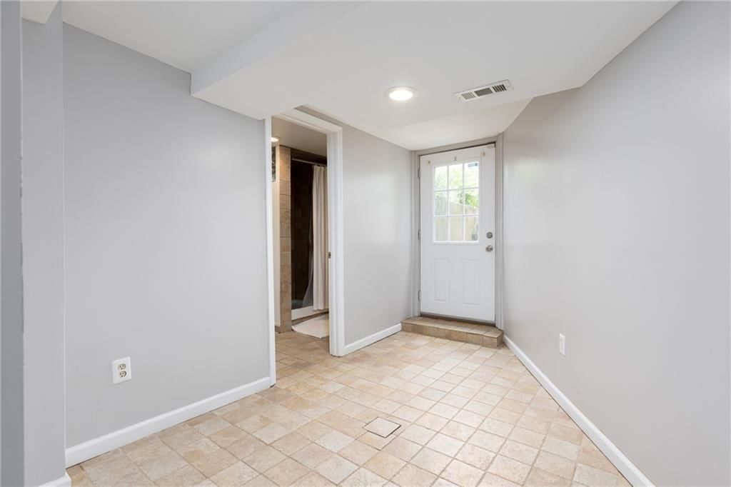 4424 N Grand Avenue — photo 35