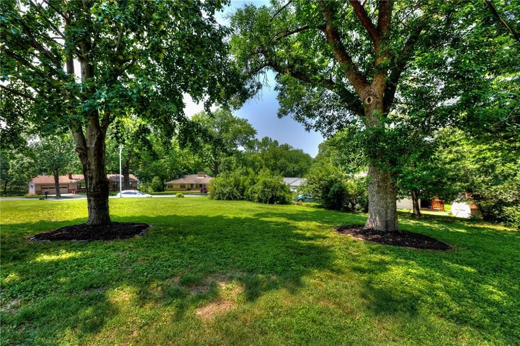 4424 N Grand Avenue — photo 42