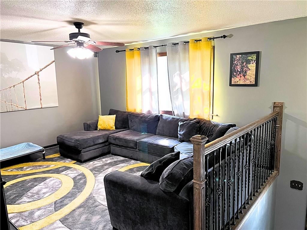 204 Bluebird Boulevard — photo 2