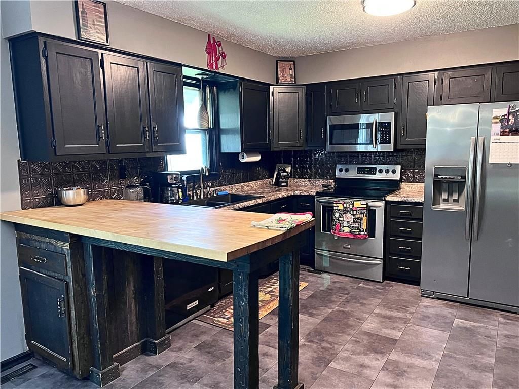 204 Bluebird Boulevard — photo 4