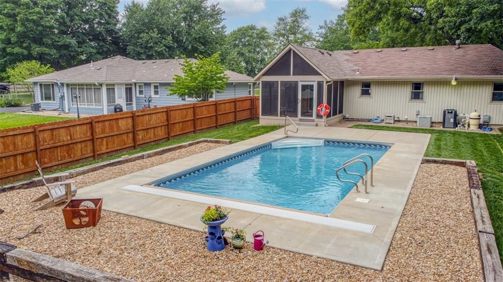 1521 S Dodgion Avenue — photo 49