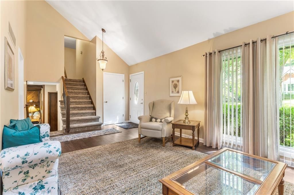 8918 Alden Street — photo 2