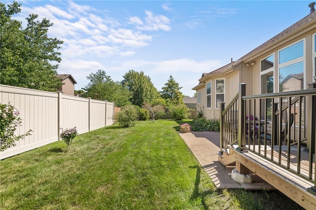 15327 S Greenwood Street — photo 30