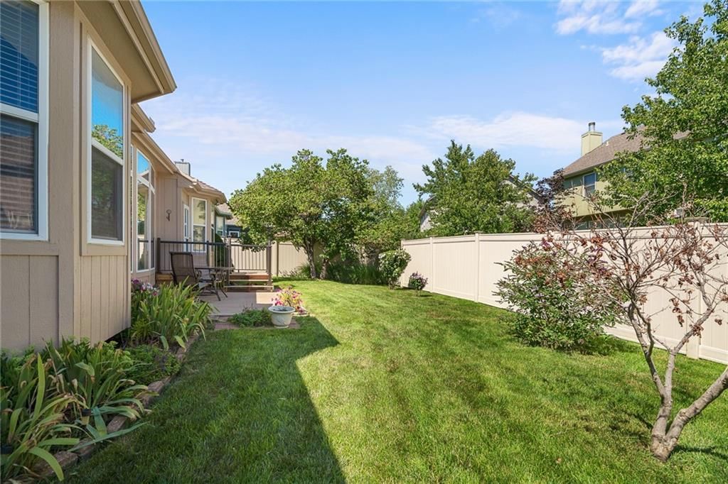 15327 S Greenwood Street — photo 31