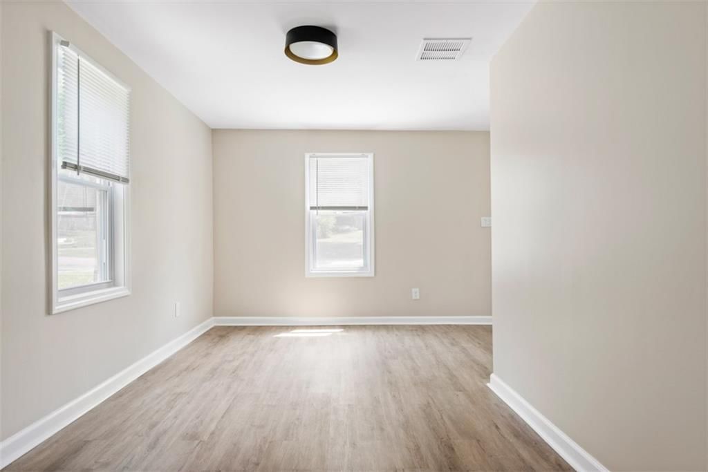 28770 Windsor Road — photo 15
