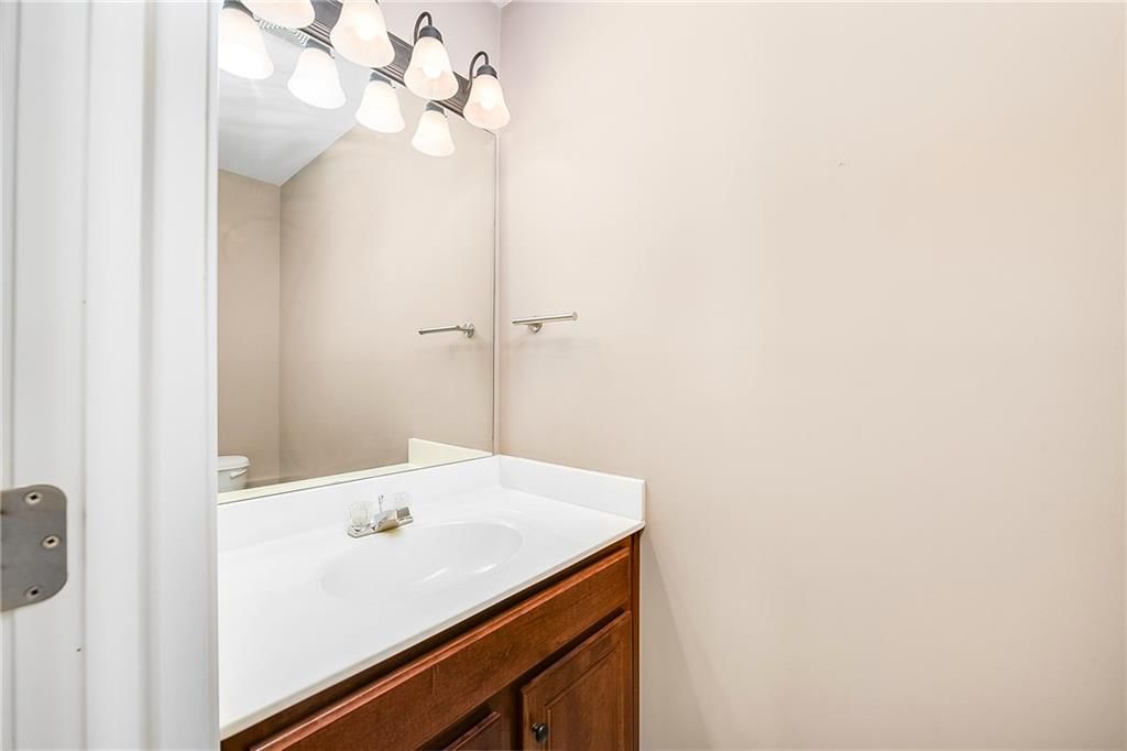 1526 S 5th Street E — photo 16