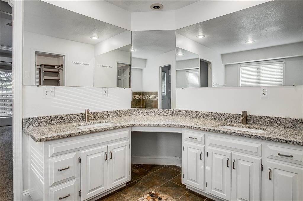 2900 NW Westbrooke Circle — photo 16