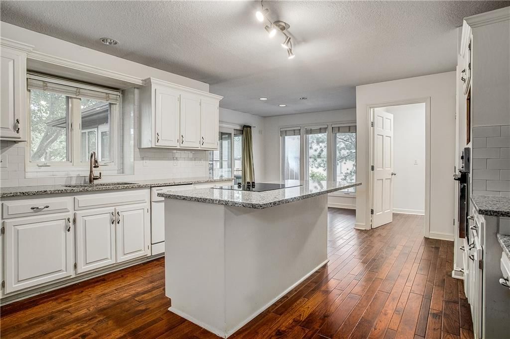 2900 NW Westbrooke Circle — photo 9
