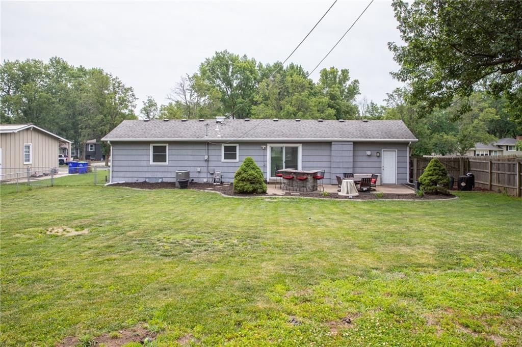 7110 Edgewood Boulevard — photo 34