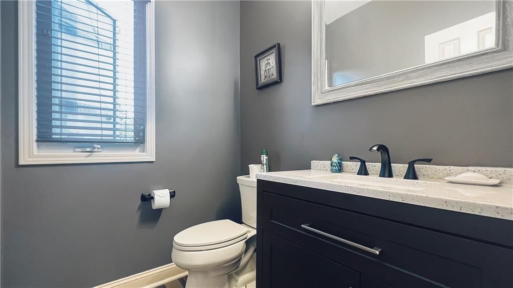 327 NE Lakes Edge Circle — photo 14