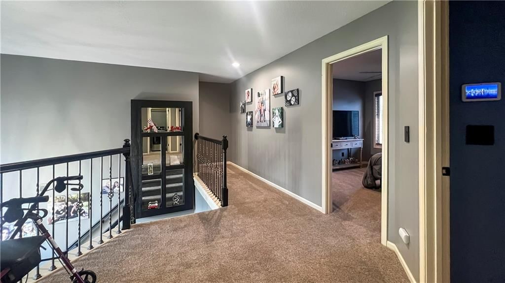 327 NE Lakes Edge Circle — photo 15