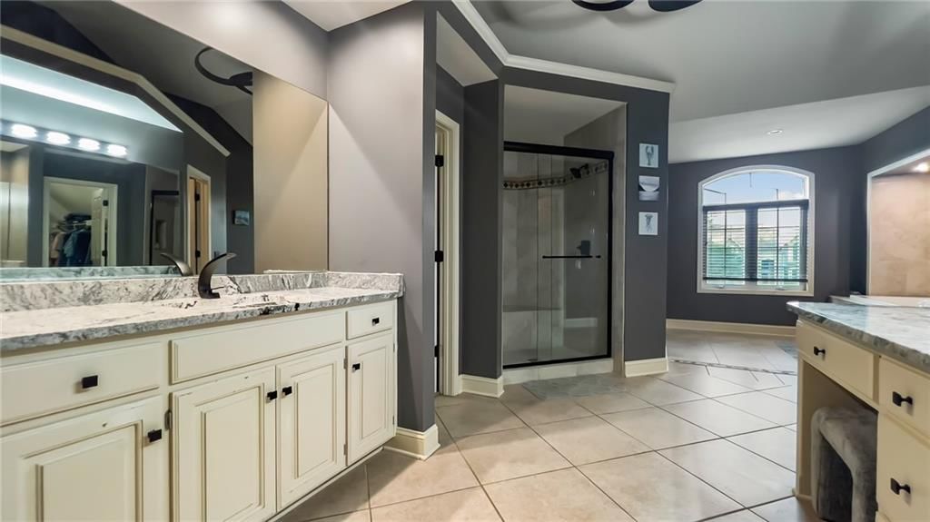327 NE Lakes Edge Circle — photo 20