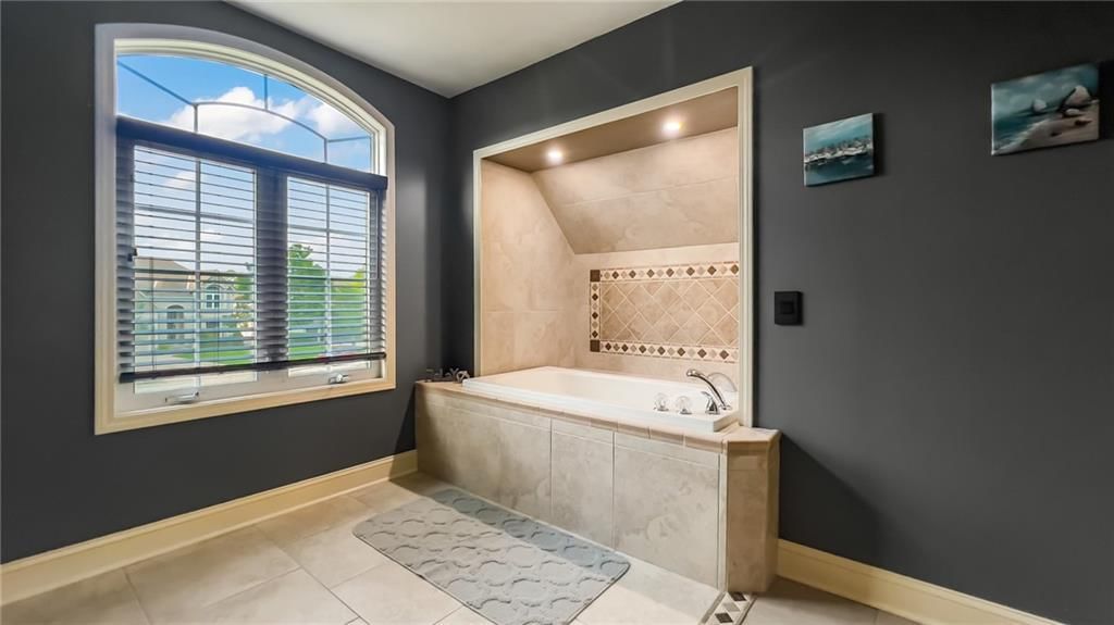 327 NE Lakes Edge Circle — photo 21