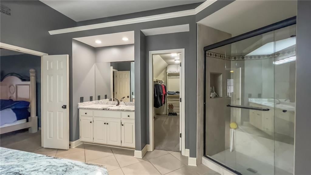 327 NE Lakes Edge Circle — photo 22
